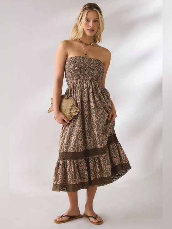 Urban Outfitters Dresses & Skirts - Kimchi Blue 2 For 1 Convertible Lace Trim Smocked Dress/Skirt Size Small Boho